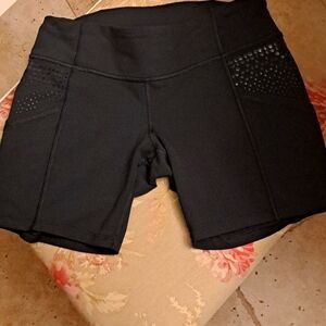 Lululemon Run Shortly Shorts sz8 EUC 6inch inseam see 2measurements in pictures